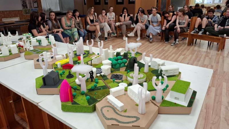 A legújabb technológiai vívmányok segítségével formálták meg a jövő városának elképzelését, ahol a fiatalok számára egy inspiráló és innovatív környezet vár.