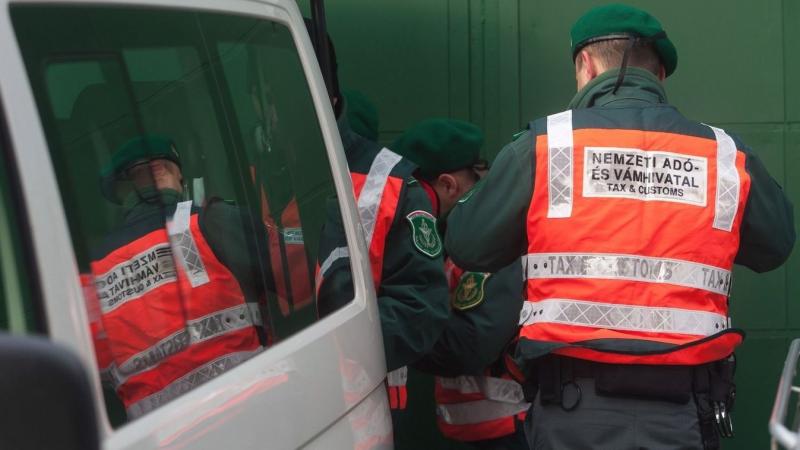 A NAV keményen fellépett a rossz adózók ellen, ám Heves vármegye gazdaságának fejlődése nem csupán ennek köszönhető. Az utóbbi időszakban számos más tényező is hozzájárult a térség gazdasági erősödéséhez.
