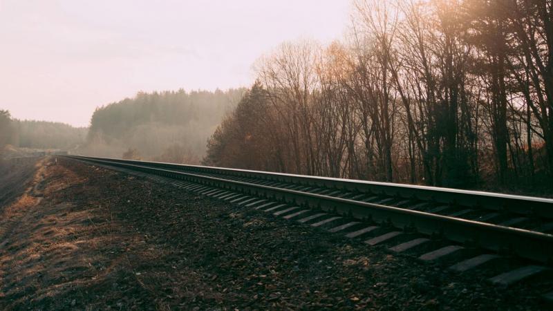 Robbanás után egy vonat kisiklott Szentpétervár környékén.