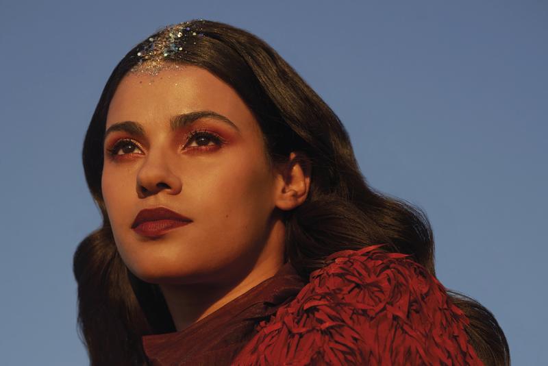 **A téli kézápolás négy kulcsfontosságú lépése - Hogyan óvd meg kezeid a zimankós hónapokban**

A hideg idő beköszöntével nemcsak a bőrünk, hanem a kezeink is extra törődést igényelnek. Íme néhány hasznos tipp, hogy kezeid a téli hónapokban is egészségese