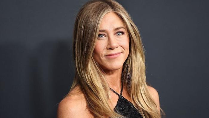 Jennifer Aniston és párja közösen készítettek egy videót, amelyben minden pillanatukból árad a boldogság. A képek és az élmények, amelyeket megosztanak, valóban különlegessé teszik ezt a pillanatot.
