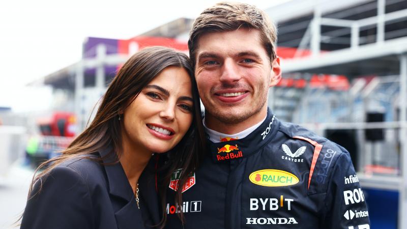 Gólyahír: Max Verstappen, a Forma-1 négyszeres világbajnoka, hamarosan apai örömök elé néz!