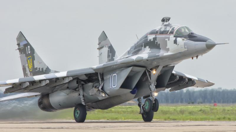 Lenyűgöző felvétel látott napvilágot egy ukrán MiG-29-es vadászgépről – a pilóta idegei valószínűleg acélból készültek!