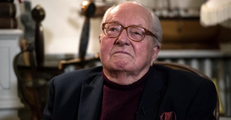 Jean-Marie Le Pen, a francia politikai élet megosztó alakja, 96 éves korában távozott az élők sorából. Élete során sok vitát és ellentmondást generált, és politikai pályafutása során számos esemény formálta Franciaország modern történelmét. Halála után a 