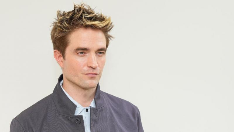 Valóban ő lenne? Íme, hogyan festett Robert Pattinson, amikor először tette meg lépéseit a vörös szőnyegen.