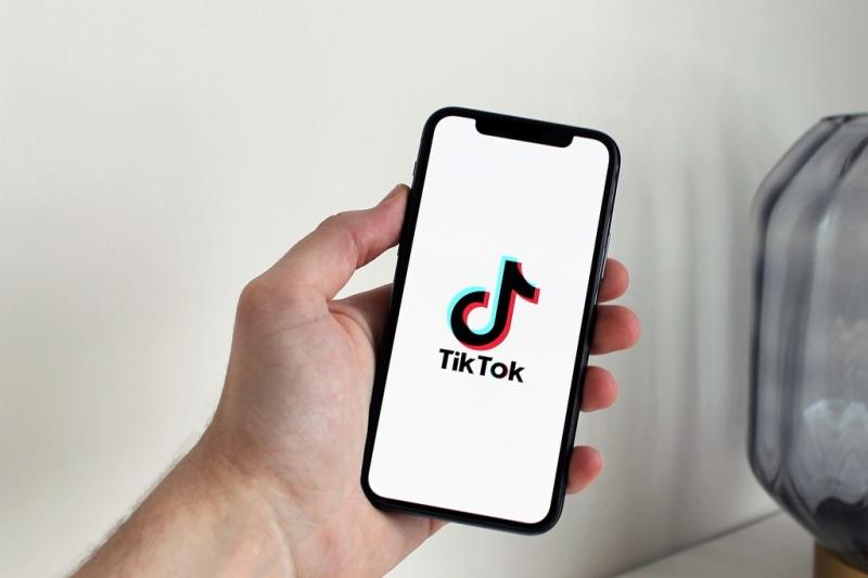 Újra elérhető a TikTok Amerikában - a népszerű alkalmazás visszatért az App Store és a Google Play kínálatába | Vajdaság MA