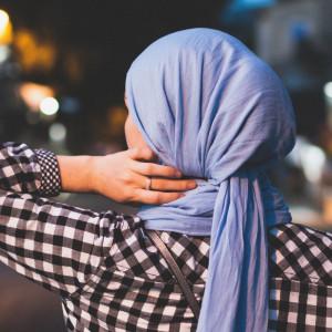 Az iszlamizmus egyre inkább teret nyer Franciaországban. A társadalmi feszültségek és a kulturális különbségek fokozódása mellett, a vallási ideológiák is jelentős hatást gyakorolnak a közéletre. A jelenség figyelmet érdemel, mivel a politikai és társadal