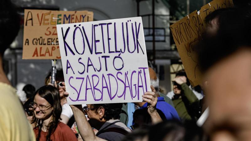 A Magyar Ügyvédi Kamara állásfoglalása alapján a Fidesz által benyújtott, átláthatóságnak titulált törvényjavaslat több alapvető jogot sért.