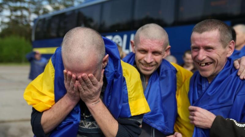 Újabb több száz ukrán és orosz foglyot engedtek haza a legfrissebb csereprogram keretében | Vajdaság MA
