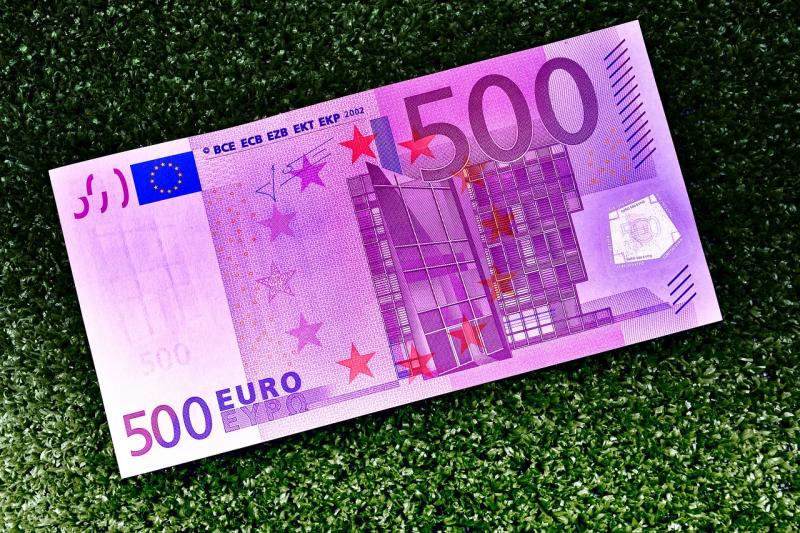 Az Európai Unió új kezdeményezést indít a lakosság pénzügyi ismereteinek fejlesztésére és a befektetési lehetőségek tudatosabb kihasználására.