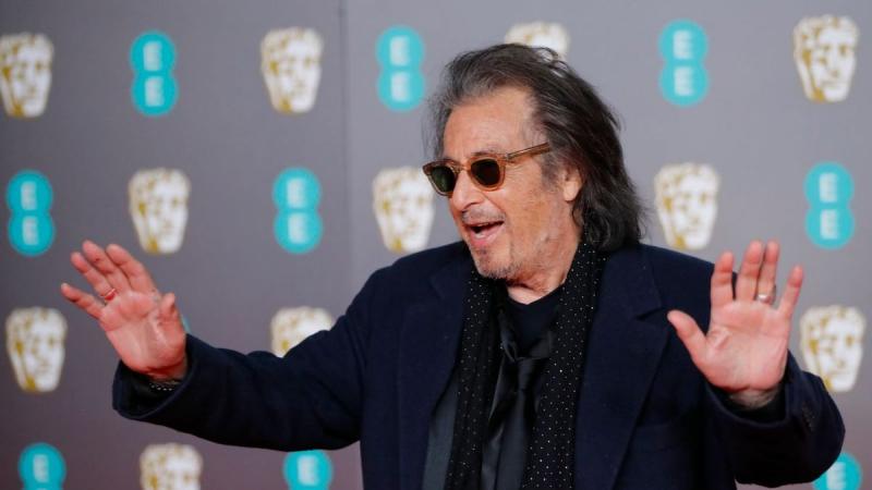 Al Pacino szívét mély fájdalom tölti el, ahogy élete nagy szerelmét gyászolja. Van egy titkos bánata, amit sosem tudott elengedni, és ez az érzés örökre vele marad.