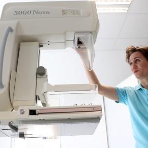 Eddig három hónapnyi várakozásra kellett berendezkedni egy MR-vizsgálatra, azonban novembertől ez az időszak öt hónapra fog nőni.