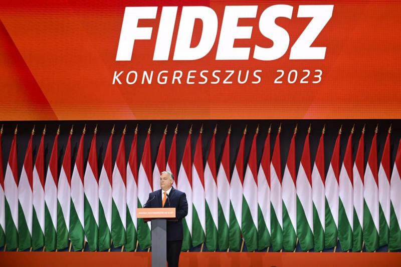 Orbán Viktor újabb két évre pályázhat a Fidesz elnöki posztjára.
