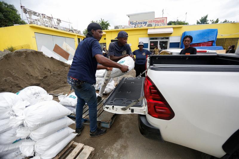 Index - Jamaica felé tart a világ egyik legpusztítóbb vihara, megkezdődtek az evakuálási intézkedések - Képgaléria