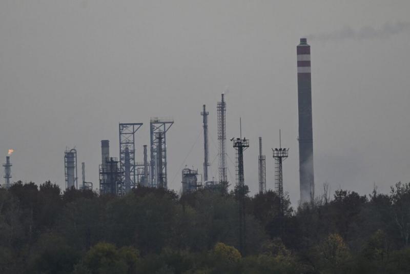 A tűzvész kirobbanása előtt néhány nappal baljós hangulatú felvételt készítettek a százhalombattai olajfinomítóról.