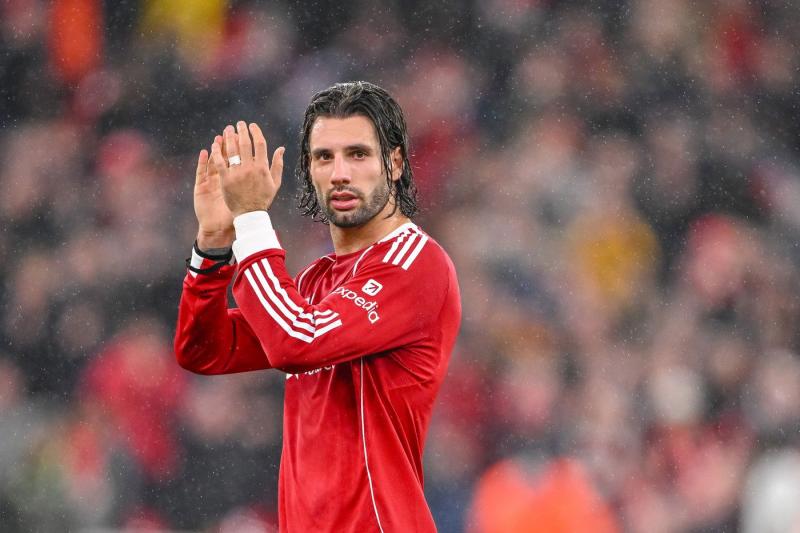 Elképesztő felvétel készült a Liverpool mérkőzéséről, ahol Szoboszlai Dominiknek a lelátóról szóltak be Arda Güler fanatikusai. A hangulat feszültsége és a rivalizálás különleges színfoltot adott az eseménynek!