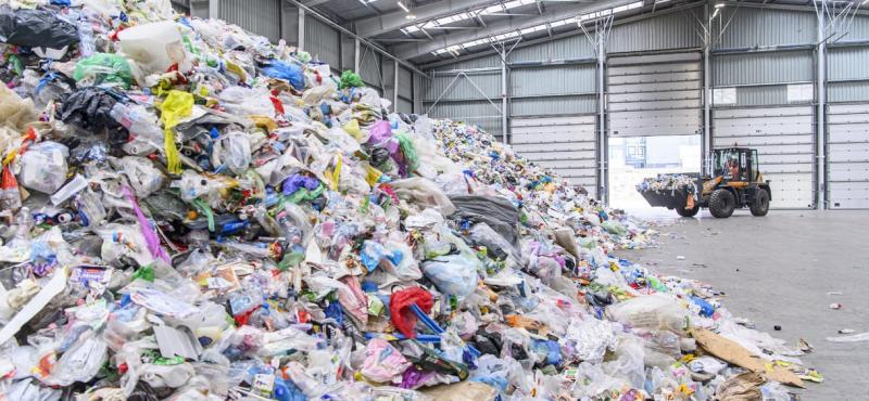 Felmentették a hulladékkezelésért felelős helyettes államtitkárt.