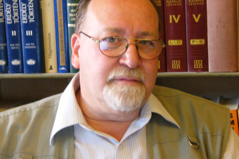 Miért éppen Vásárhely? Mert ez a város nem csupán egy hely a térképen, hanem egy élő közösség, tele történetekkel és élményekkel. Vásárhely gazdag kulturális öröksége, festői tájai és barátságos emberei mind hozzájárulnak ahhoz, hogy itt mindig történjen 