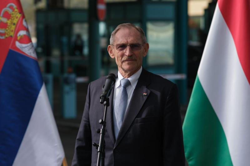 Semjén Zsolt törvényjavaslata alapján Pintér Sándor jogkörébe tartozik, hogy bírósági ítélet nélkül is terroristának minősíthessen bárkit. Ez a lépés komoly aggodalmakat vet fel a jogállamiság és az egyéni jogok védelme szempontjából.