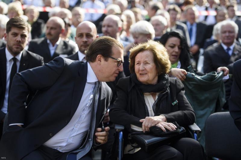 Sajnálattal értesítem, hogy elhunyt Esterházy Malfatti Alice Maria.